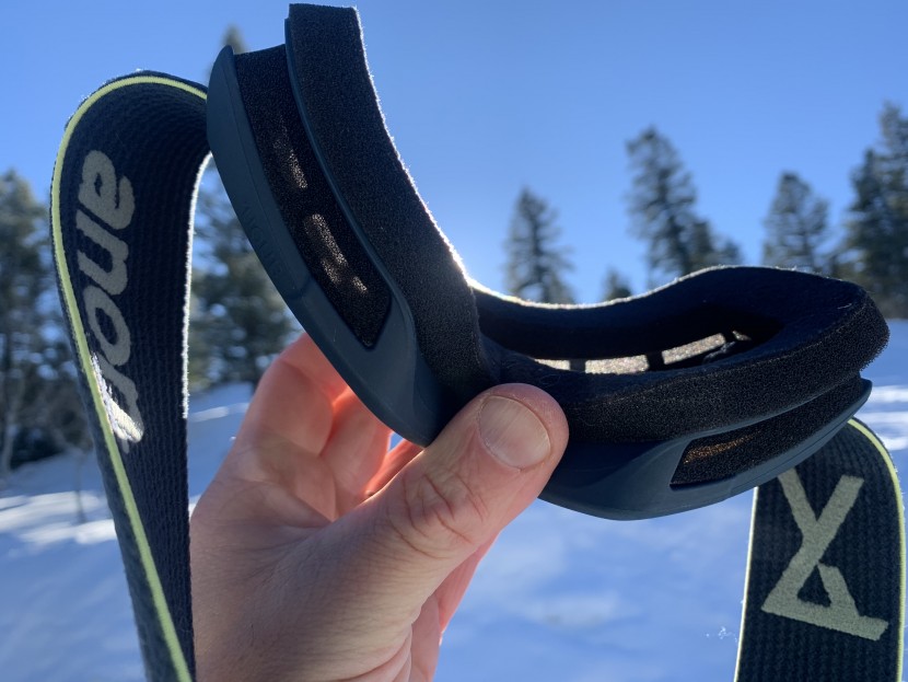 anon helix 2.0 - circumferential vents provide great ventilation and keeps fogging to...