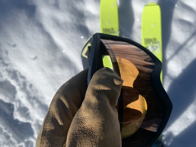 anon helix 2.0 - lens changes are easy but not as smooth as modern models with...