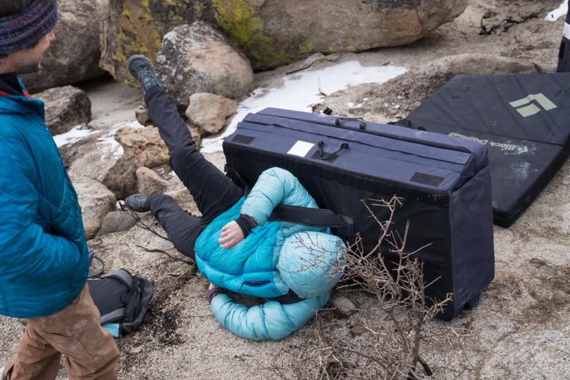 metolius magnum - while this pad is very easy to carry for its size, your friends can...