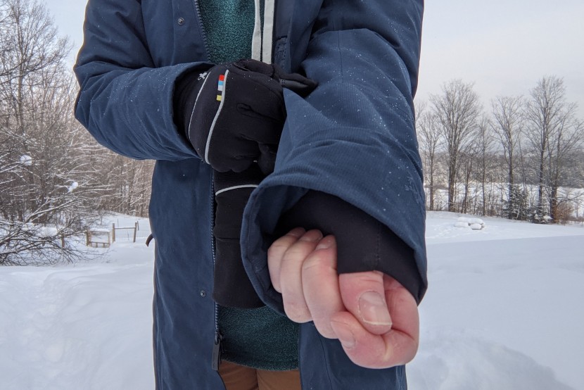 arc'teryx patera parka - cozy gaskets help hold in heat.