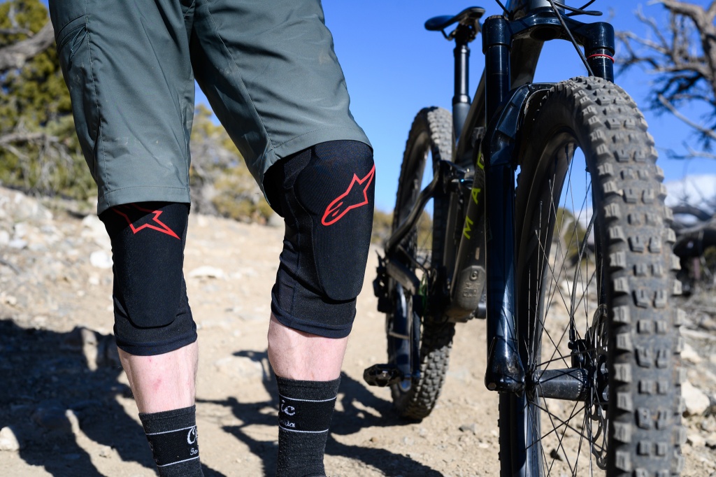 alpinestars paragon plus knee protector - the paragon plus knee pads have a supremely comfortable sleeve but...