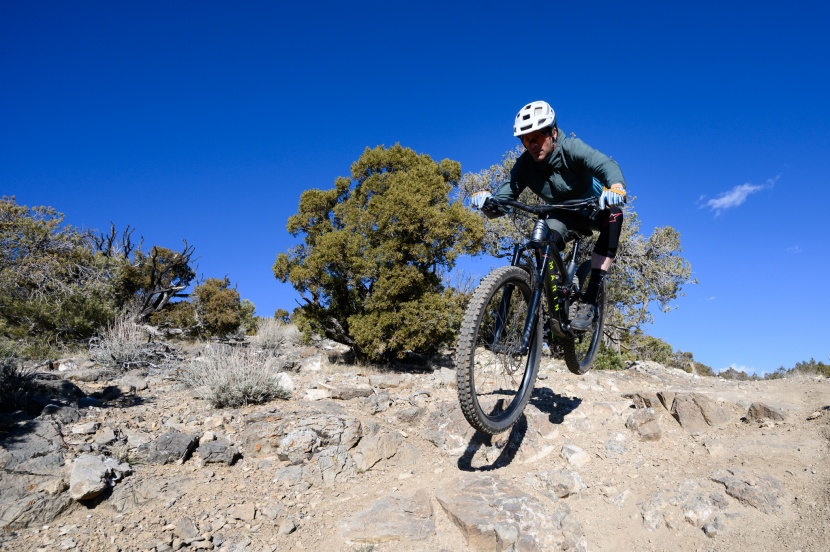 mountain bike knee pads - if you ride rough and rugged terrain or you're simply prone to...