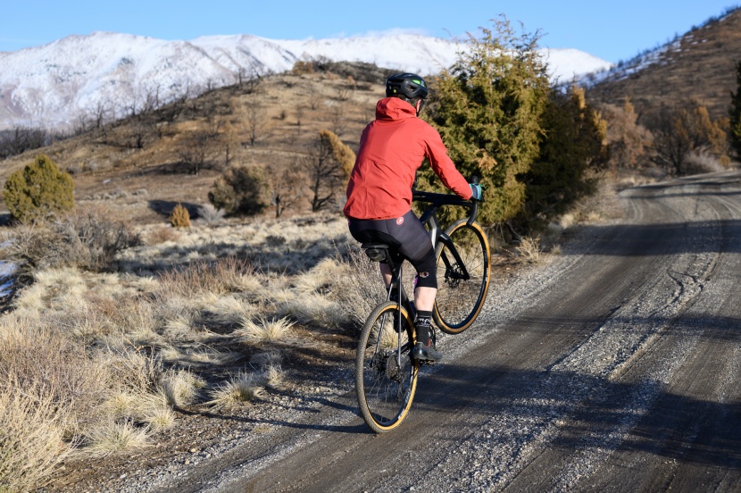 canyon grail cf sl 7 - at just under 20 lbs, the grail cf sl 7 is competitively lightweight...