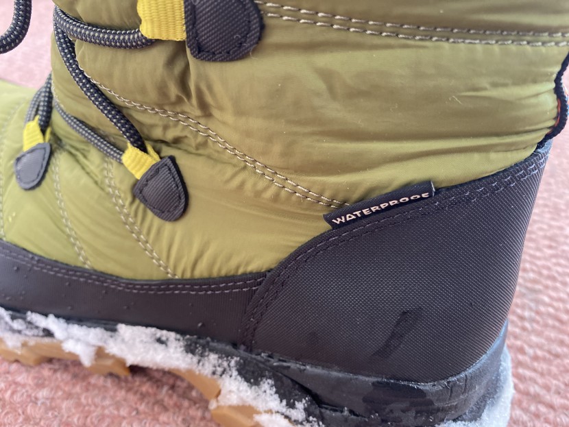 muck boot arctic ice nomadic sport - waterproof with high-quality seams that keep out the water and snow.