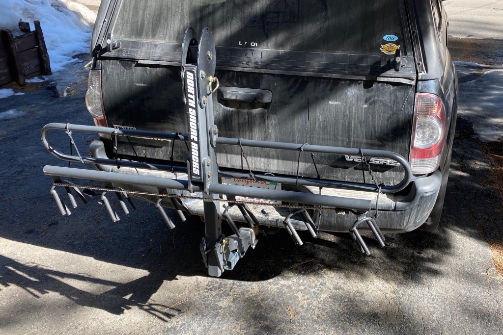 north shore nsr-6 - when not in use, the nsr-6 folds down roughly in half at the hinge...