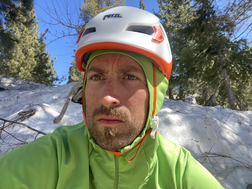 norrona lofoten hiloflex200 - for those who want to wear the hood under a helmet, you're in luck.