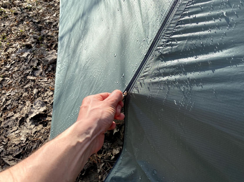 tarptent double rainbow - the fly zippers are watertight so rain doesn't make its way into the...
