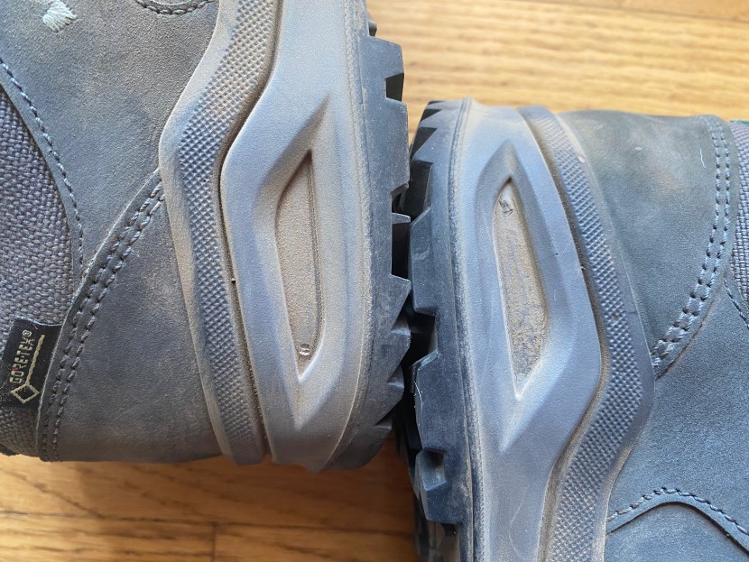 lowa locarno gtx lo for women - we found a couple of small snags in the exposed area of the midsoles.