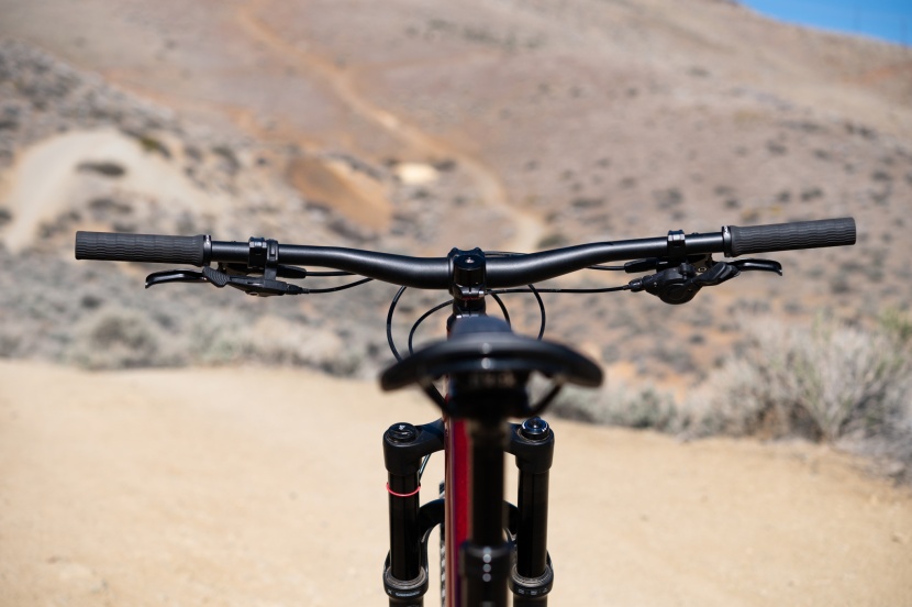 the handlebar is nice and wide, but the stem felt a touch too long...