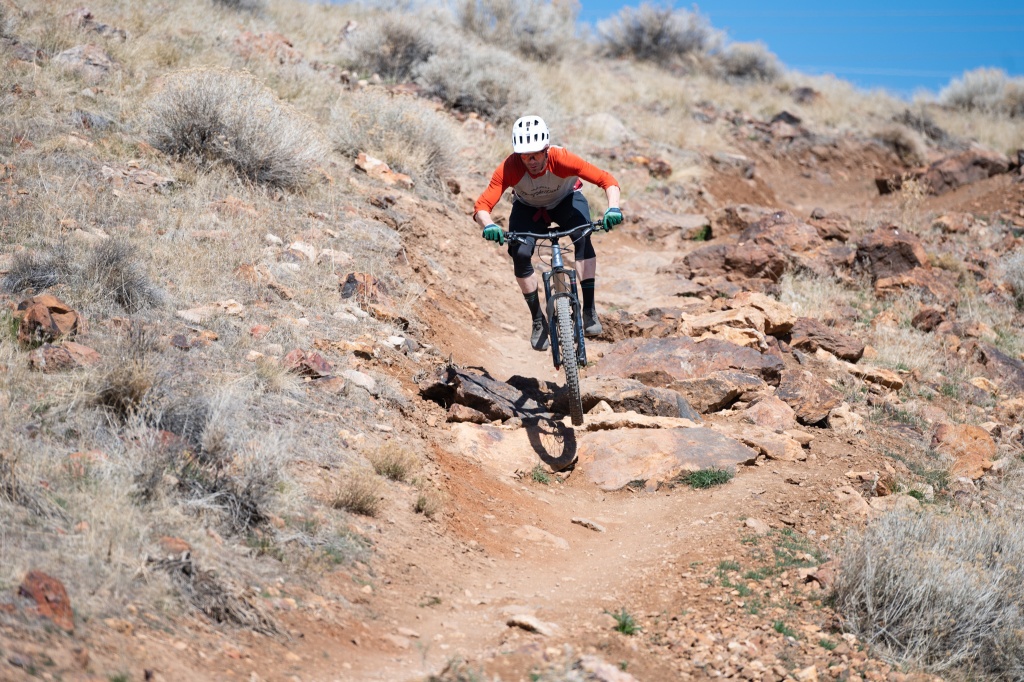 commencal meta ht am essential - the meta ht am is a do-anything hardtail that is a blast to ride in...