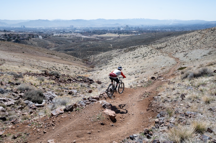 commencal meta ht am essential - a high fun factor combined with confidence-inspiring downhill...