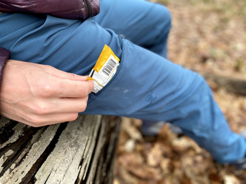 arc'teryx lefroy - a zippered thigh pocket is convenient for carrying snacks.