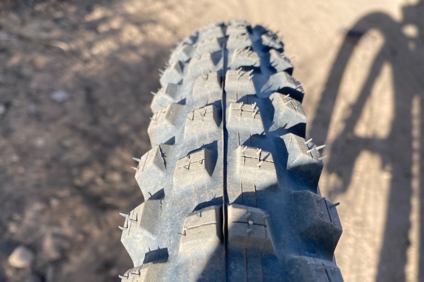 michelin wild am2 2.4 - the tread of the wild am2 looks nearly new after several hundred...