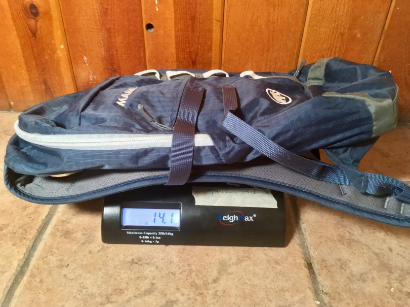 mammut neon light 12 - weighing the neon light.