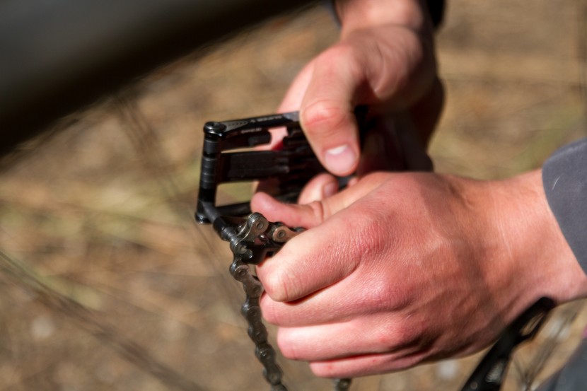 lezyne super v 22 - a mid-pack price and plenty of functions make this tool a good value...