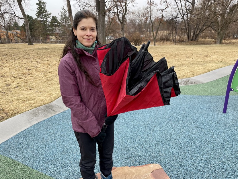 betterbrella deluxe - there isn't a case of sleeve for this model and carrying it requires...