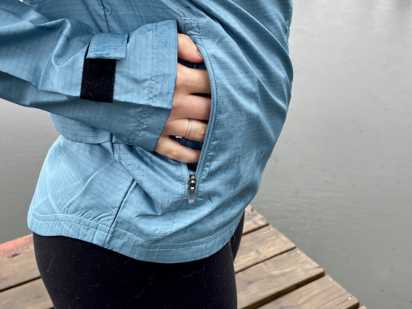 running jacket womens - zippered pockets like these aren't the most practical for running...