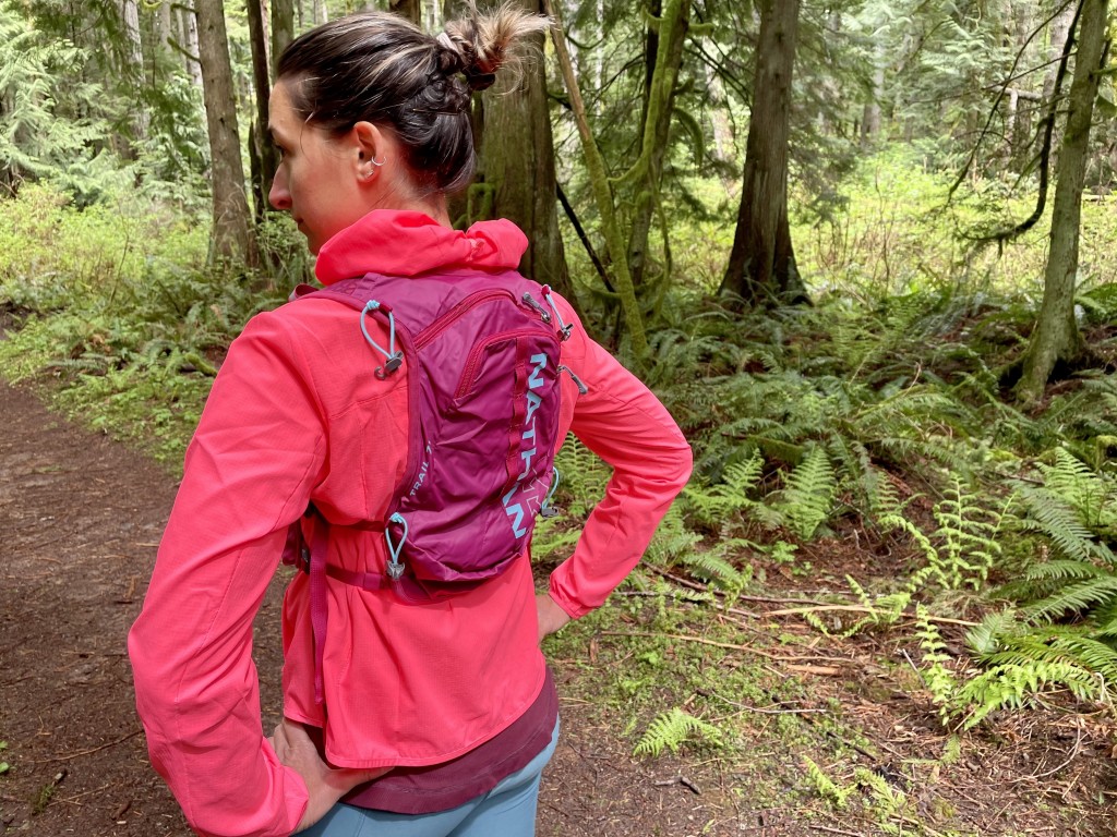 nathan trailmix 7l for women - the trailmix offers affordable and durable gear storage.
