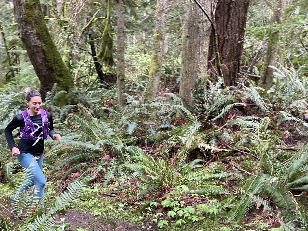 nathan vaporhowe 2.0 12l - long days in the soft and snug vaporhowe are our favorite days.