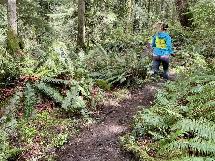 nathan pinnacle 12l  for women - for a vest this comfy, we think the higher-than-average price is...