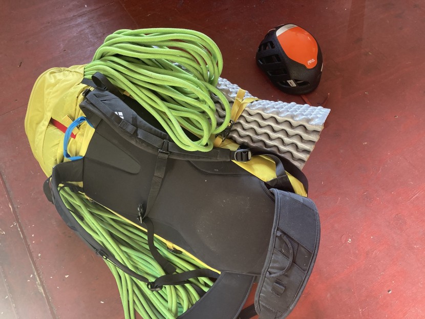 black diamond speed 40 - the simplicity of design really excels here. the supportive yet...