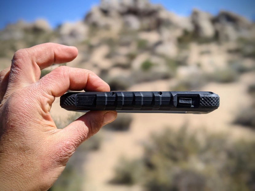 dizaul 5000mah portable - slender and efficient, this little panel packs a punch.