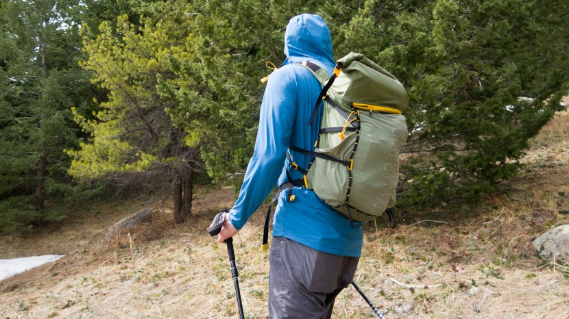 outdoor research astroman sun hoodie - this shirt features stretchy, thin fabric that moves with the...