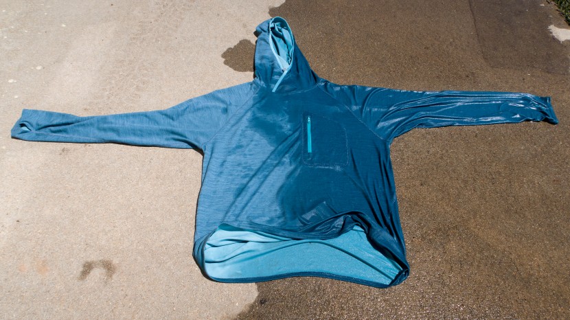 patagonia sunshade technical hoody - when wet, the patagonia sunshade technical hoody does change hue...