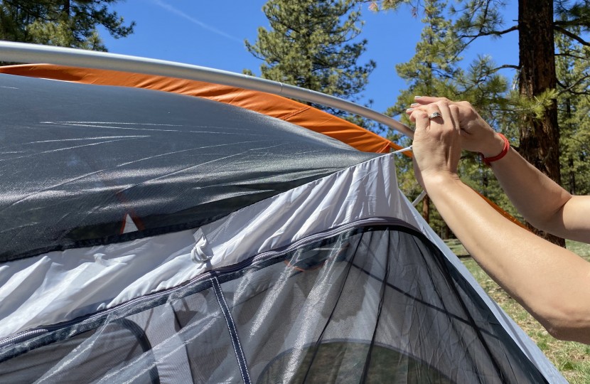 marmot halo 6 - setting up the halo 6 with the color-coded snaps. easy breezy.