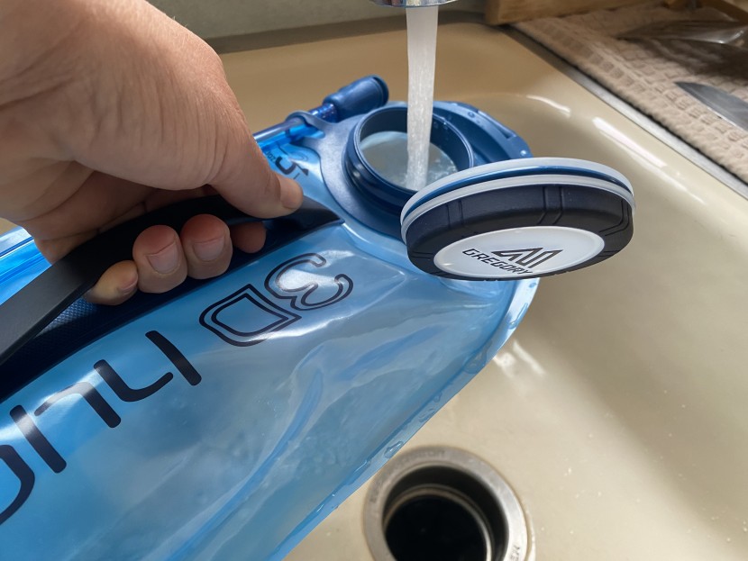 hydration bladder - while filling, the gregory 3d hydro holds its shape without the bag...