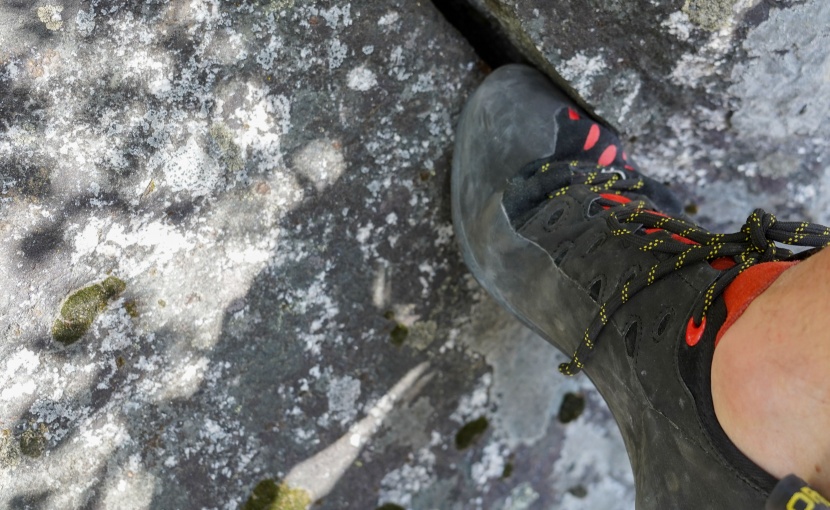 la sportiva tarantulace - the relaxed fit of the tarantulace lets your toes lay flat to ensure...