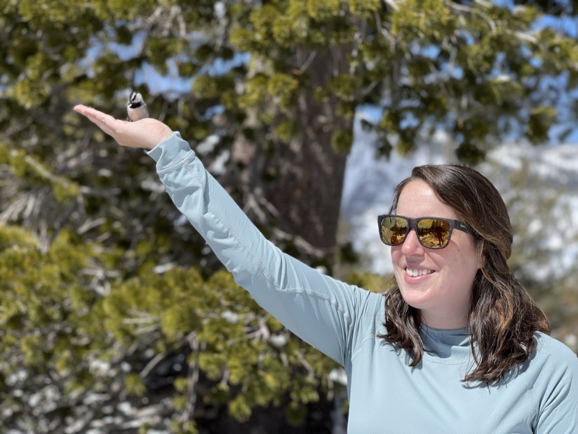 black diamond alpenglow hoody for women - stay comfy and protected on any adventure in the alpenglow hoody.