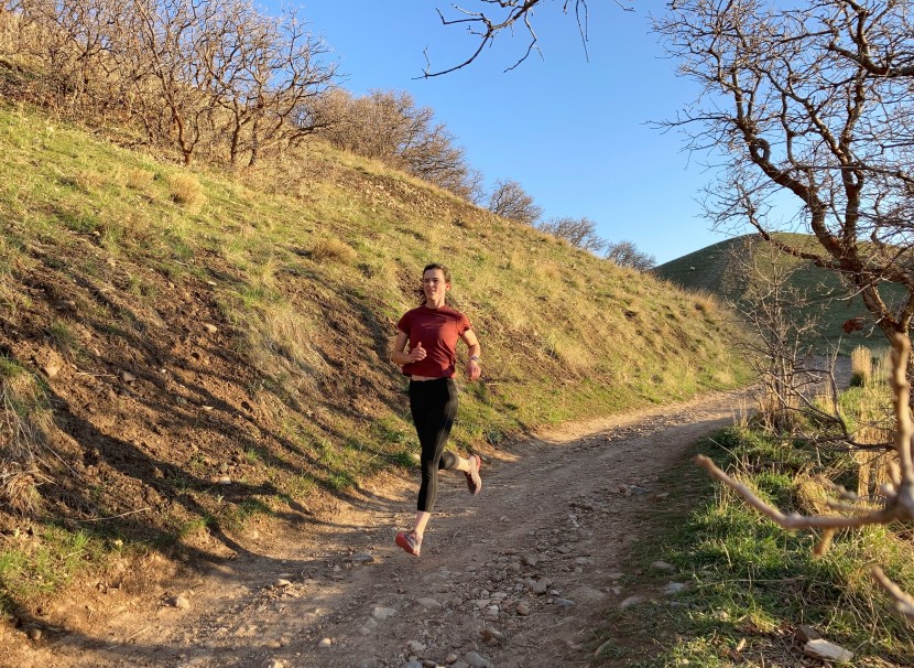 brooks distance for women - the slightly cropped and subtle a-line let air circulate as you run.