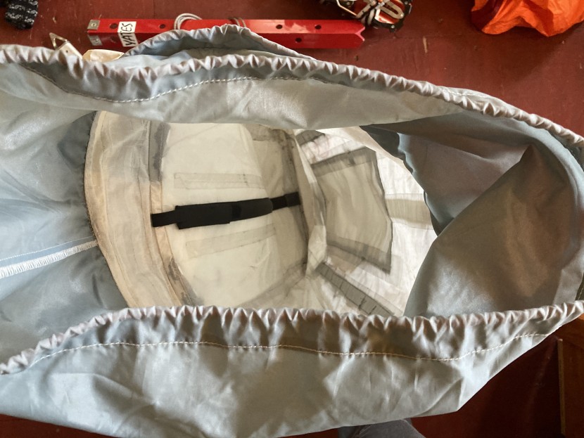 hyperlite prism - the single stay is inside the pack and easy to remove.