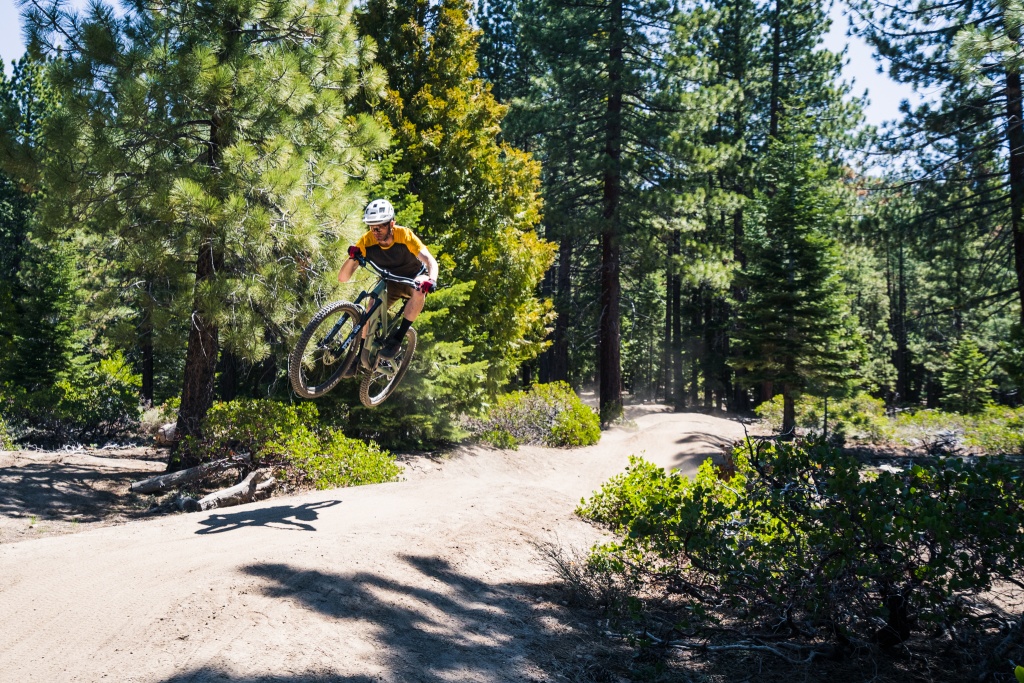 yt jeffsy core 3 - if you're looking for one bike to do it all, the jeffsy is a solid...