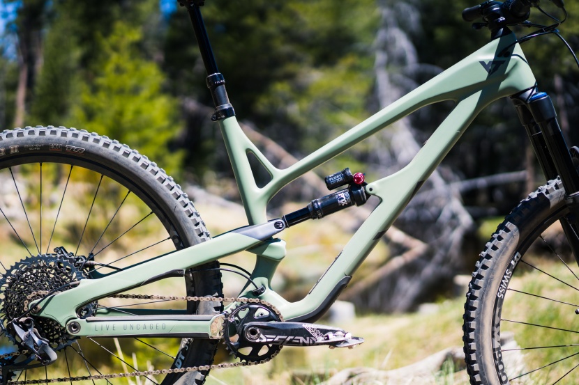 yt jeffsy core 3 - the jeffsy has distinctive lines and a burly, almost over-built feel.