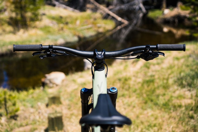 wide handlebar, short stem, comfy saddle, no complaints in the...