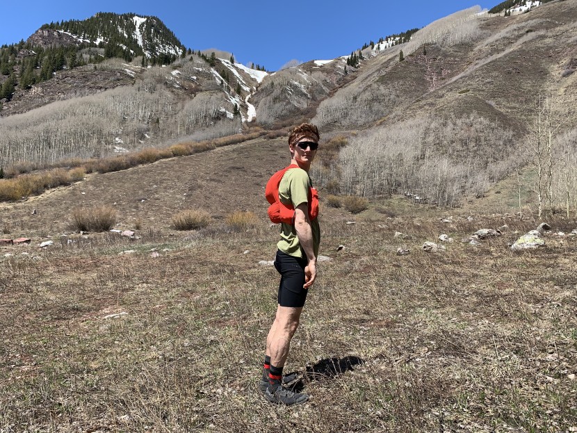 salomon s/lab sense ultra 8 set - while many hydration packs use the sides to reinforce suspension...