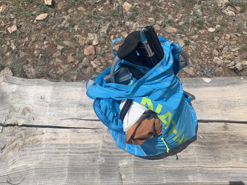 nathan pinnacle 12l - with this pocket layout, we could access over 10l of storage in the...