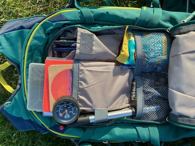 deuter compact exp 12 - there are a lot of storage pockets to keep your things organized.