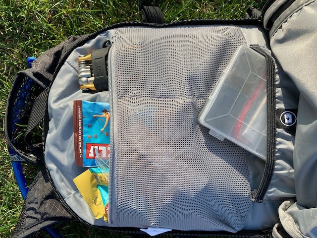 the internal storage sleeves make it easy to keep your gear organized.