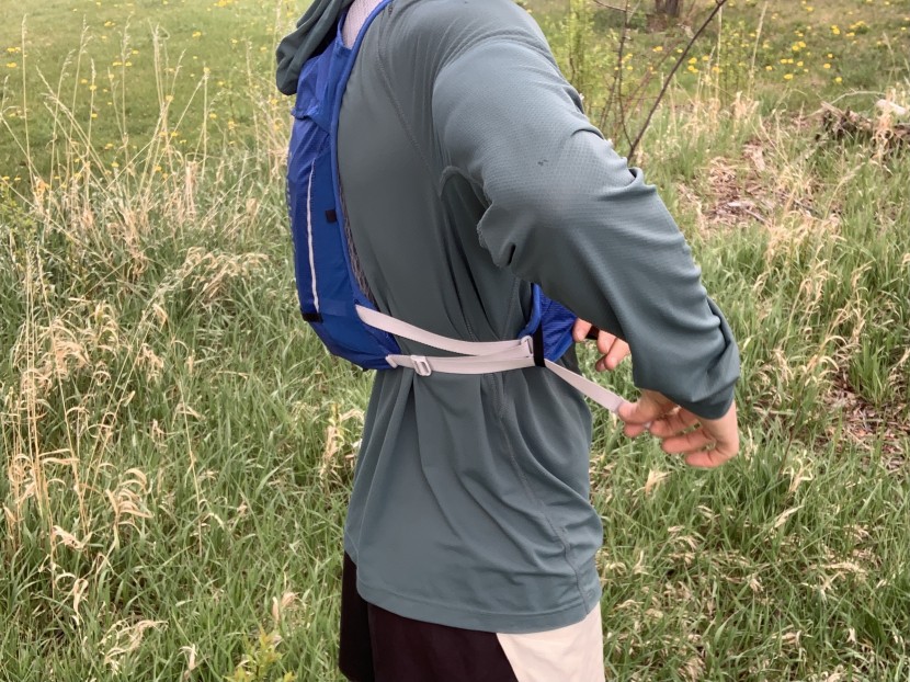 camelbak circuit - the side adjustment straps can tighten or extend the size of this...