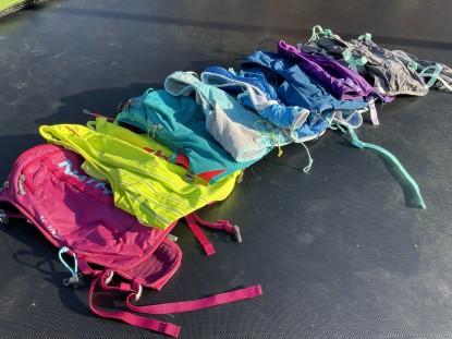 how to choose a women's hydration pack for running