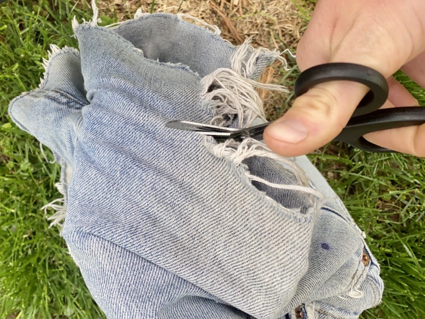 uncharted supply co. core - the trauma shears are the best component of this first aid kit, and...