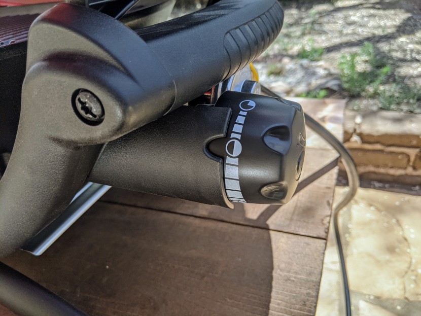 weber q 1200 - the control knob, integrated into the regulator unit, is...