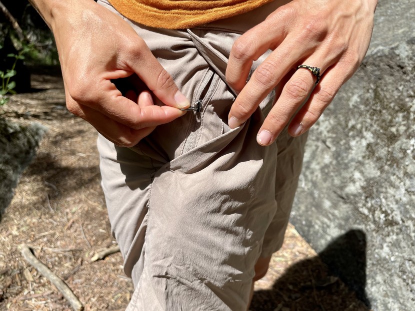 houdini wadi short for women - the houdini wadi comes with its own stow pocket that we can confirm...