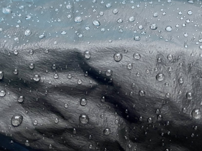 arc'teryx norvan sl hoody for women - no downpour can infiltrate the tough exterior of the norvan sl hoody.