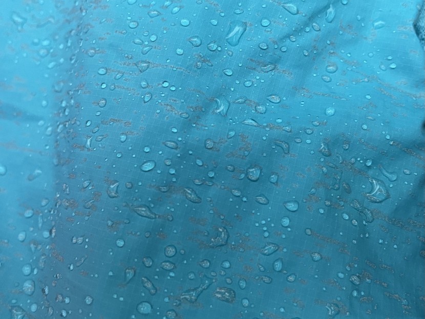 running jacket womens - this merino wool jacket repels water well, but it is a big too thin...