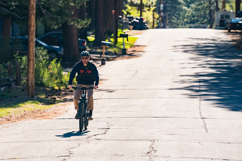 aventon level step-thru - the level has a large 672wh battery and a great distance range...