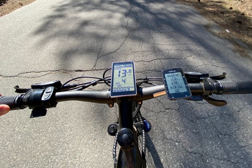 aventon level step-thru - the m5 lcd display is easy to read in a range of light conditions...